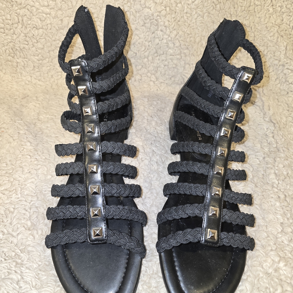 NIB Size 10 Marc Fisher Pepita Black Studded Women's Sandals